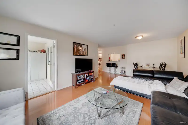 202 2505 E BROADWAY AVENUE - photo 3 of 20