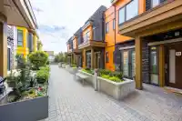 23 7565 OAK STREET - thumbnail 3