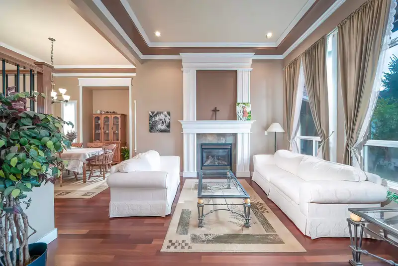 15959 110A AVENUE - photo 2 of 35
