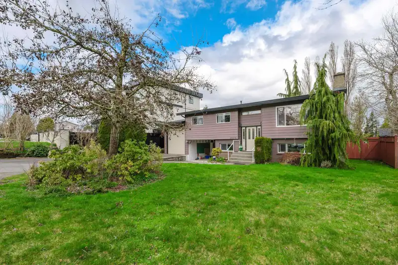 26679 30A AVENUE - photo 1 of 40