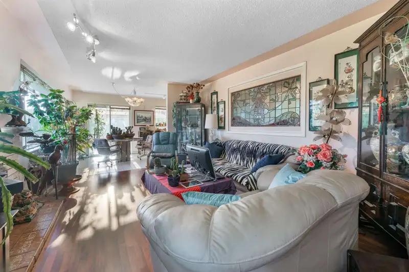2285 VIEWLYNN DRIVE - photo 3 of 19