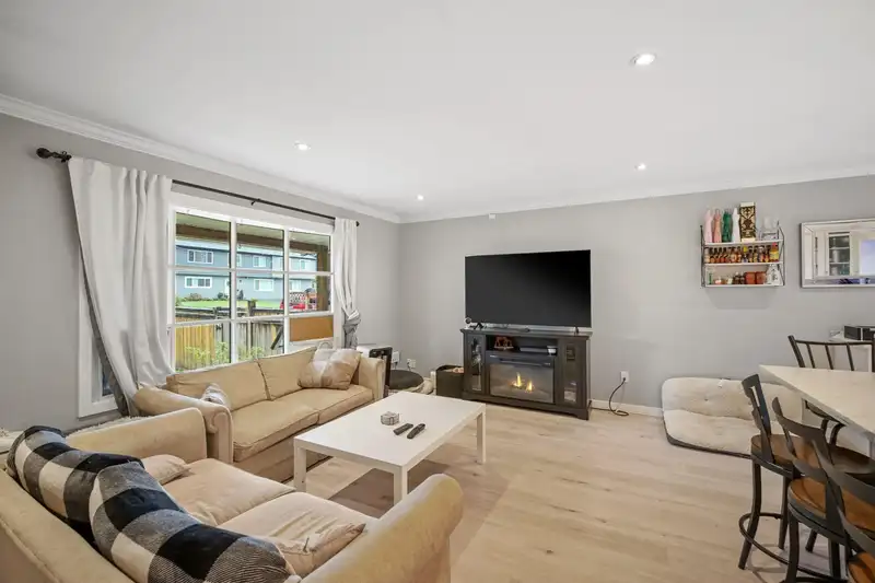 32315 14TH AVENUE - photo 1 of 27
