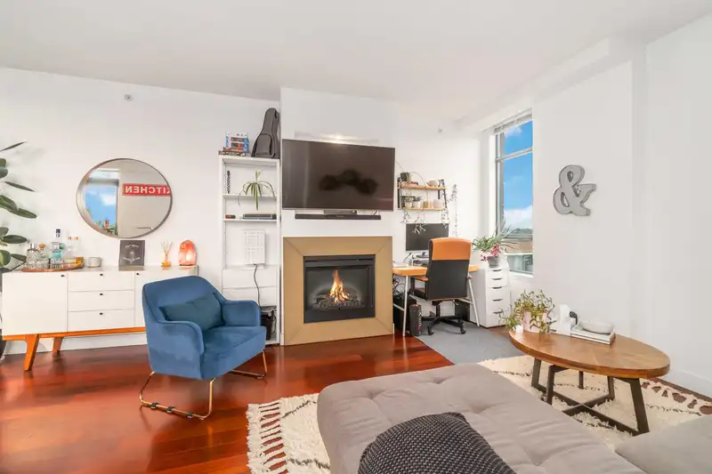 601 3228 TUPPER STREET - photo 2 of 21
