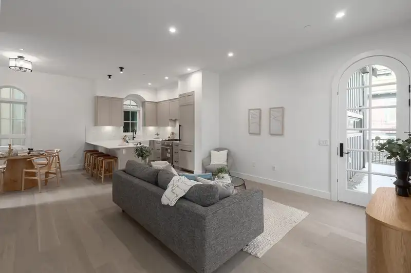 1051 SEMLIN DRIVE - photo 3 of 22