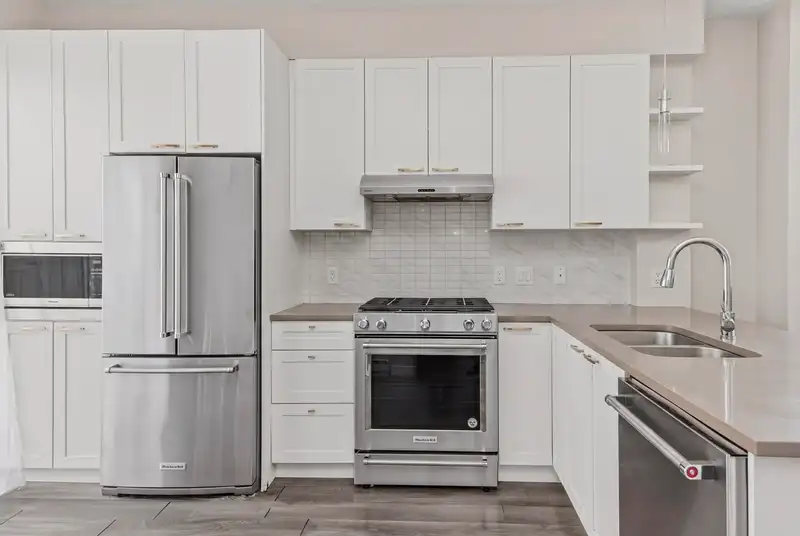 38359 EAGLEWIND BOULEVARD - photo 2 of 28