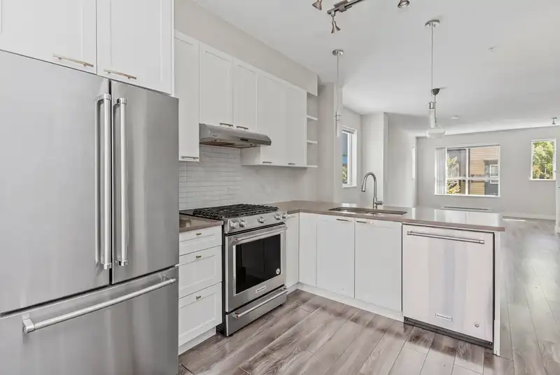 38359 EAGLEWIND BOULEVARD - photo 3 of 28