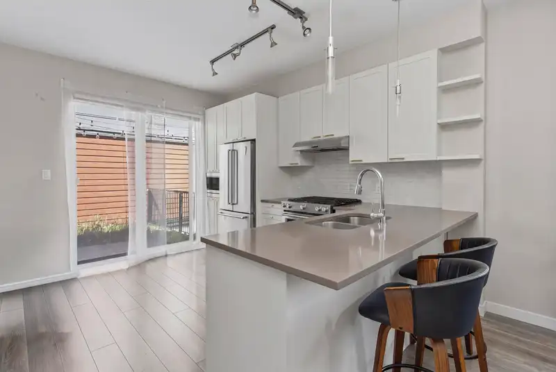 38359 EAGLEWIND BOULEVARD - photo 4 of 28