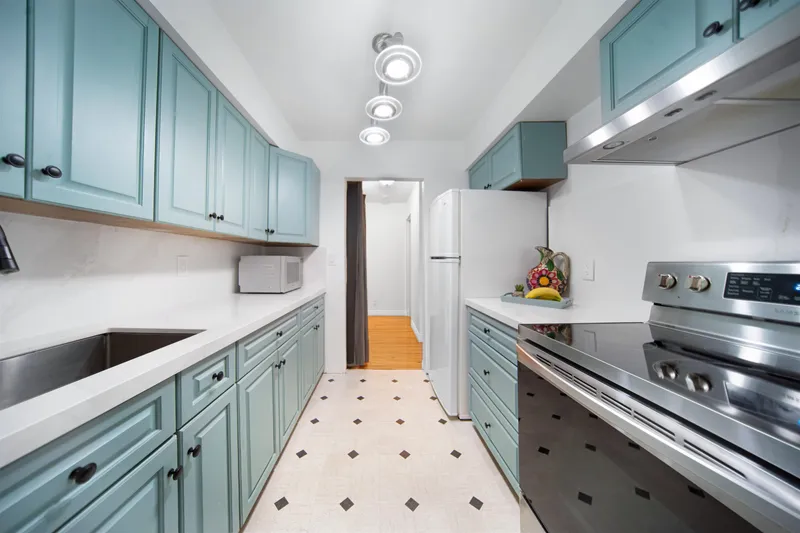 2306 10620 150 STREET - photo 4 of 25