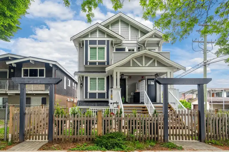 2773 WARD STREET - photo 1 of 20