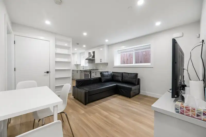2773 WARD STREET - photo 3 of 20