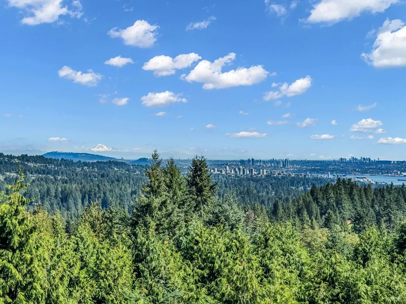 574 ST. ANDREWS PLACE - photo 3 of 25