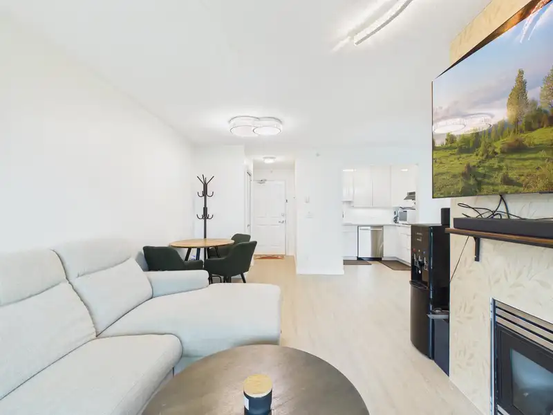 501 6611 SOUTHOAKS CRESCENT - photo 4 of 27