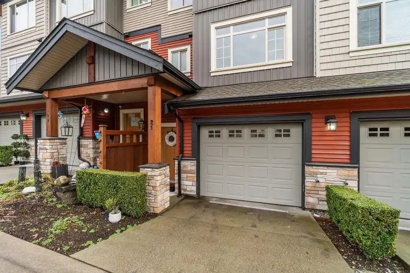 21 11305 240 STREET - photo 2 of 31