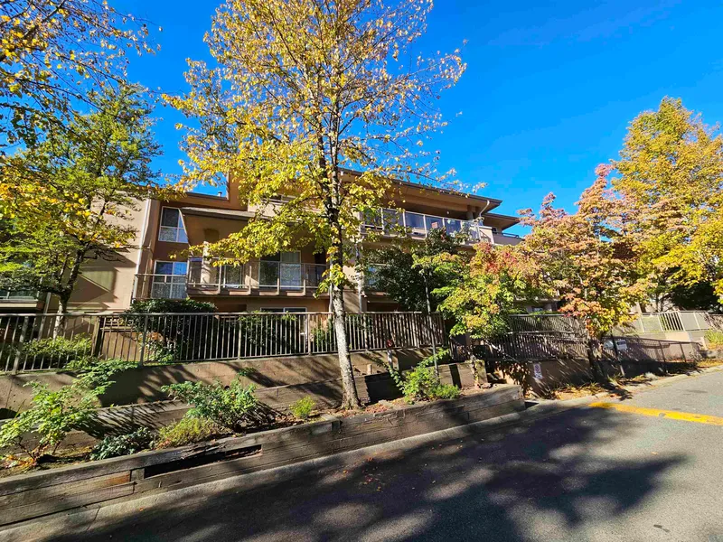 302 14980 101A AVENUE - photo 1 of 24