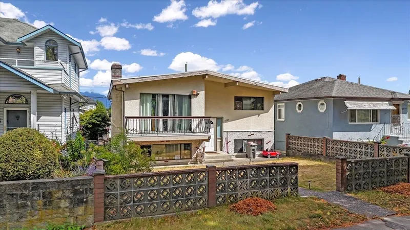 2593 E 25TH AVENUE - photo 1 of 10