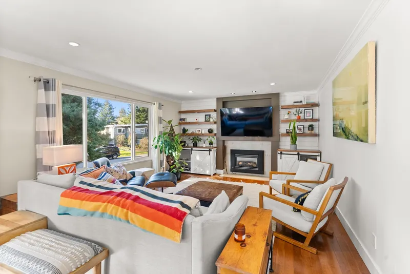 1664 58 STREET - photo 3 of 25