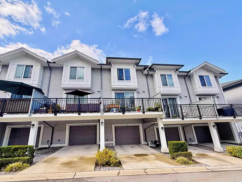 8 9718 161A STREET - photo 4 of 38