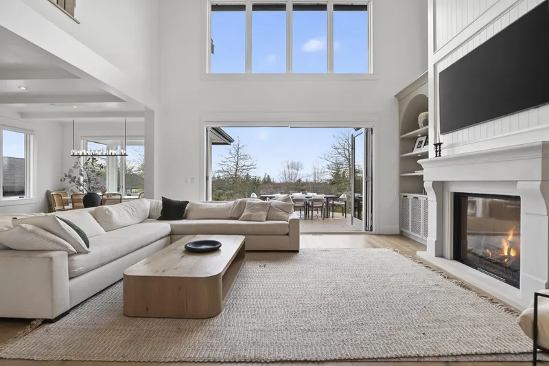 20055 2 AVENUE - photo 3 of 25