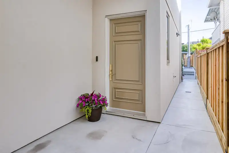 2 4136 CAMBRIDGE STREET - photo 3 of 24