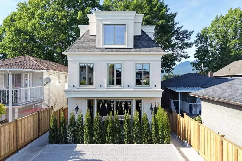 2 4136 CAMBRIDGE STREET - photo 4 of 24