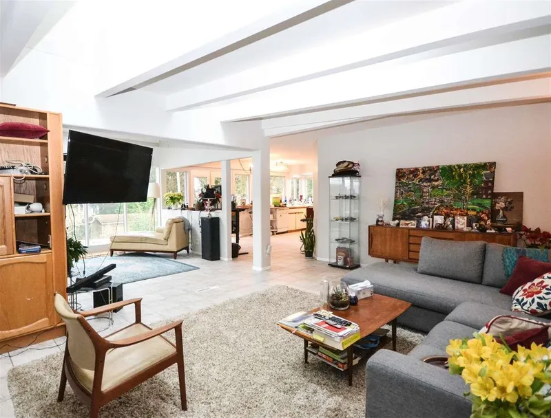 1381 EVERALL STREET - photo 1 of 23