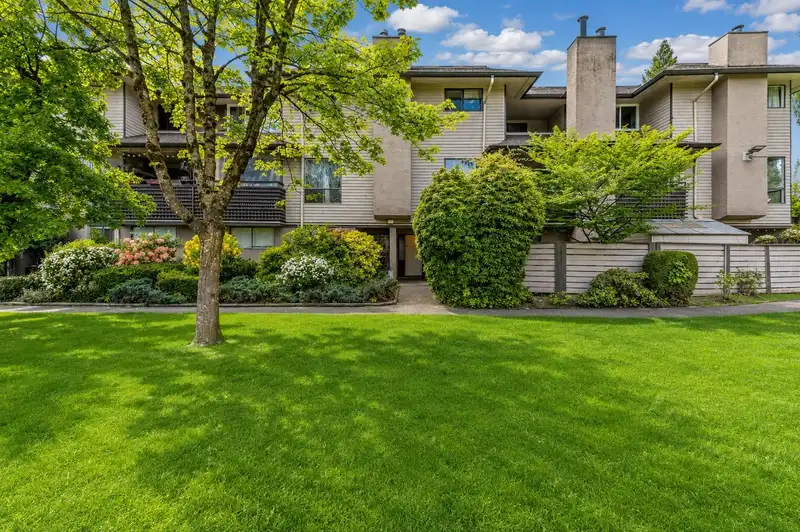 10582 HOLLY PARK LANE - photo 1 of 39