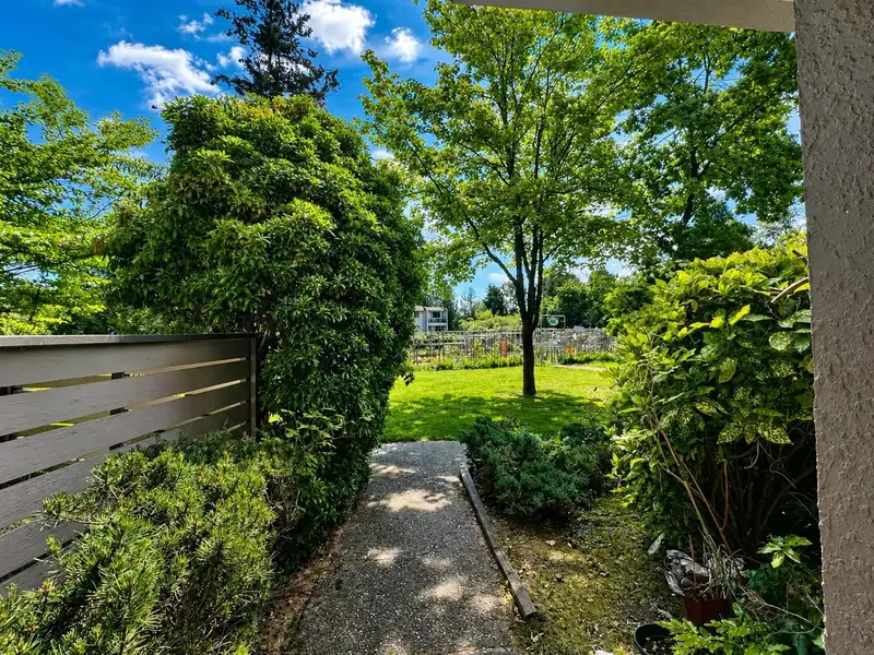 10582 HOLLY PARK LANE - photo 2 of 39