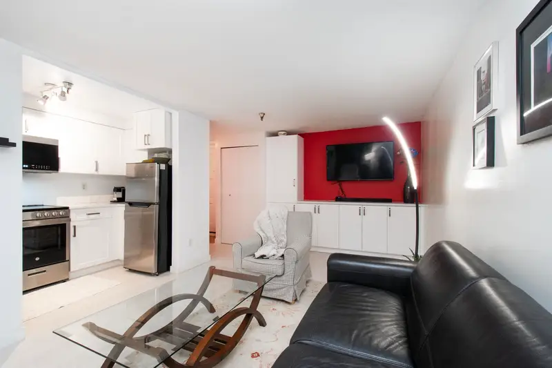 118 1363 CLYDE AVENUE - photo 4 of 25