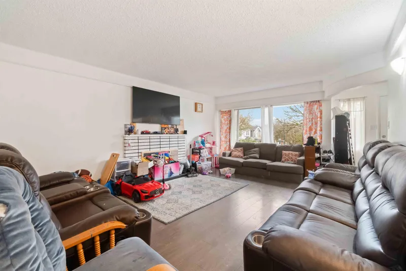 5735 EARLES STREET - photo 3 of 25