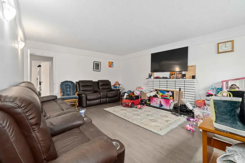 5735 EARLES STREET - photo 4 of 25