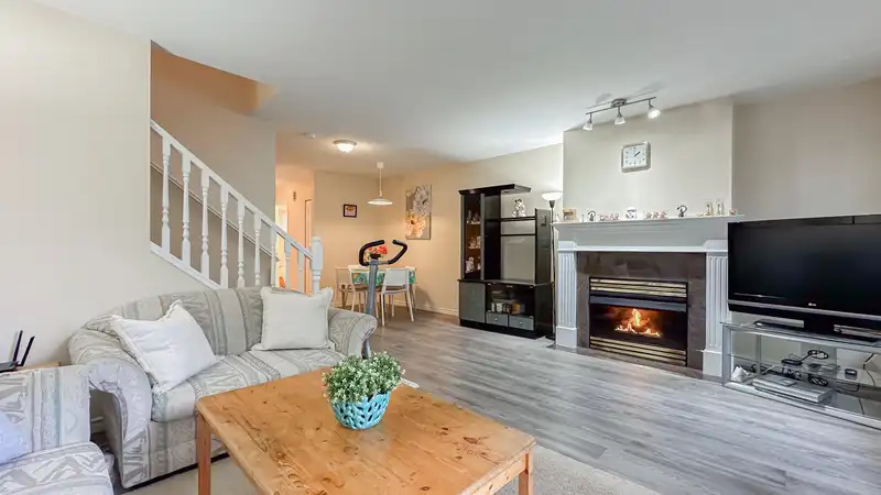 2 7170 ANTRIM AVENUE - photo 3 of 33