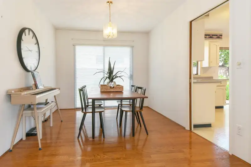 2560 127 STREET - photo 2 of 33