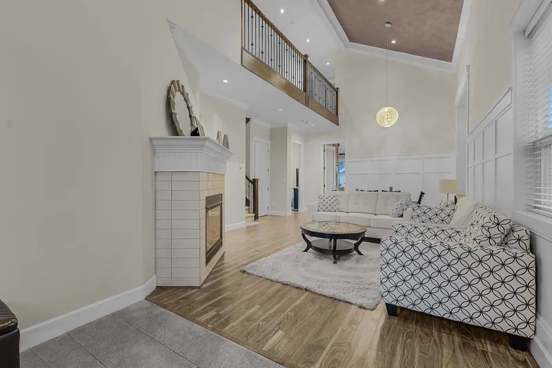 11923 92 AVENUE - photo 4 of 25