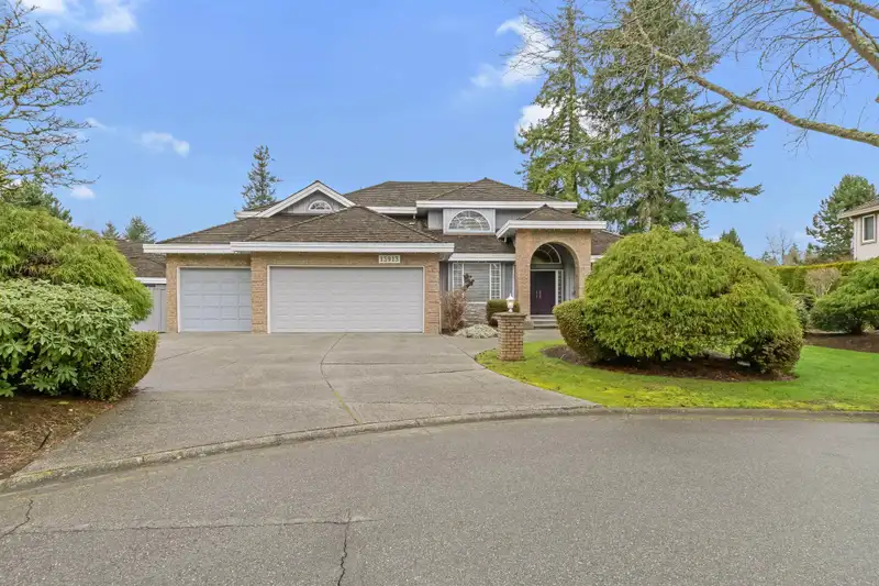 13913 25A AVENUE - photo 1 of 38
