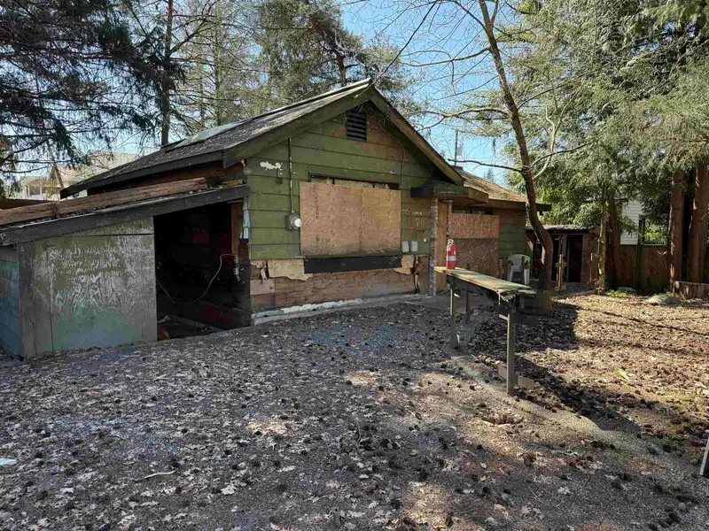 1570 SALISBURY AVENUE - photo 4 of 12