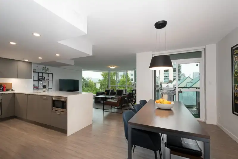 604 1128 QUEBEC STREET - photo 2 of 40