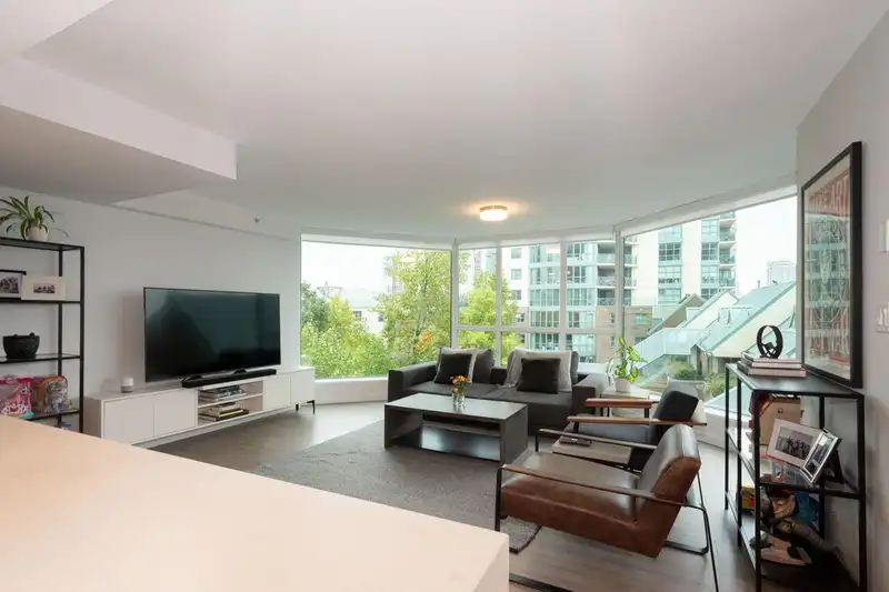 604 1128 QUEBEC STREET - photo 4 of 40