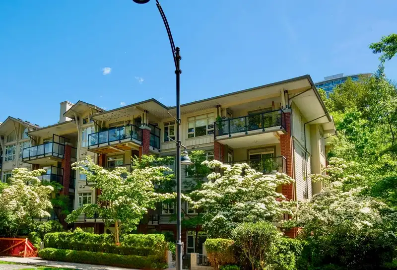 202 200 CAPILANO ROAD - photo 1 of 38