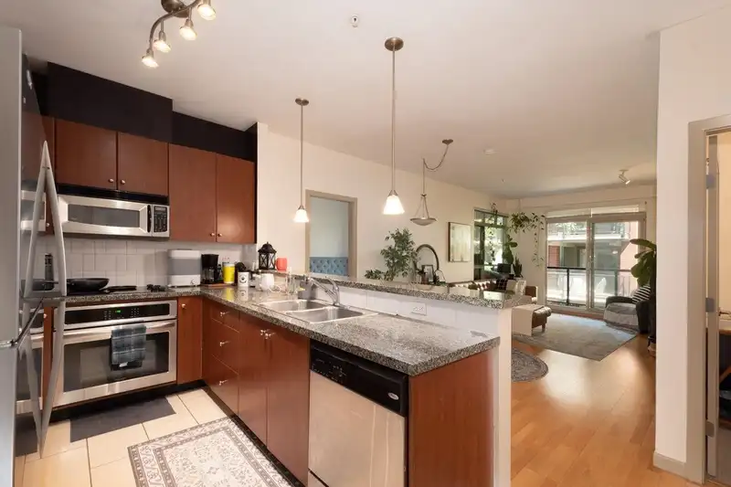 202 200 CAPILANO ROAD - photo 3 of 38