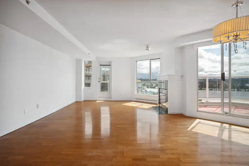 1701 1185 QUAYSIDE DRIVE - photo 3 of 40