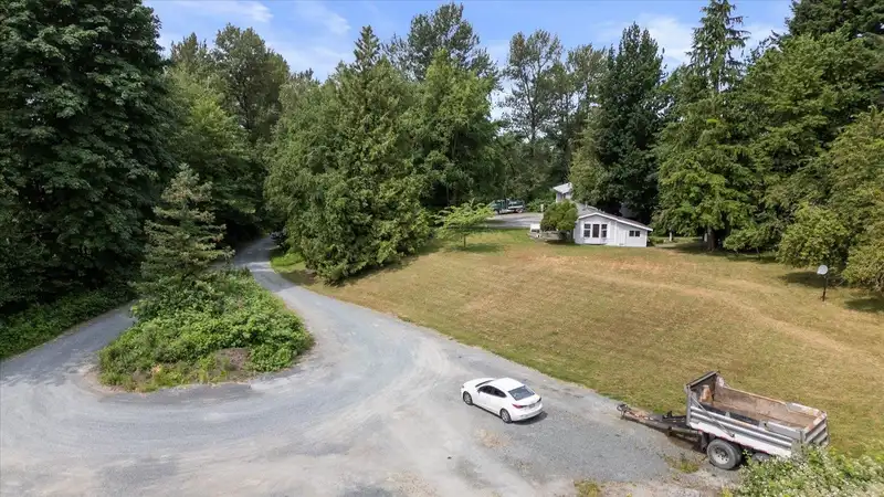 2538 LEFEUVRE ROAD - photo 4 of 40