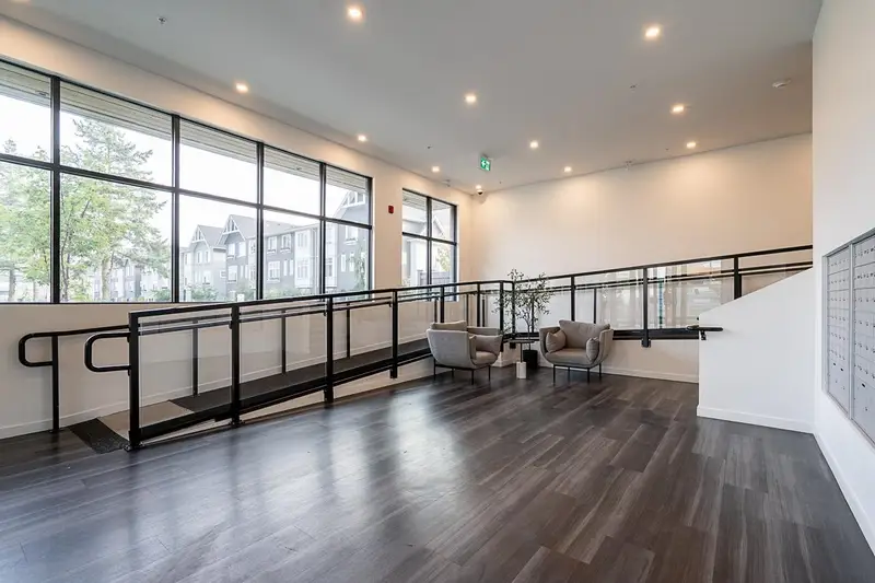 419 15738 85 AVENUE - photo 3 of 18