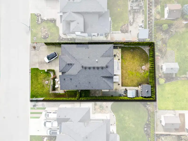 10037 MAGNOLIA PLACE - photo 4 of 40