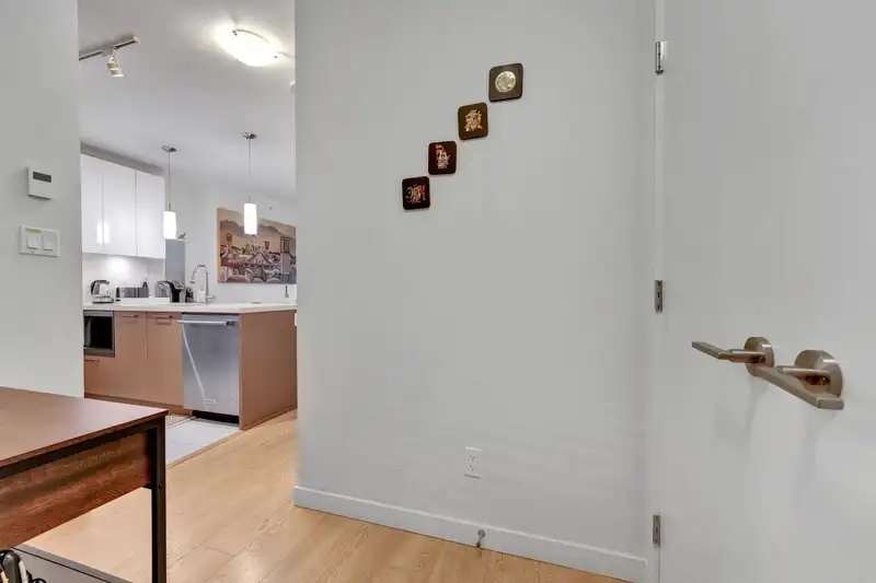 1106 3080 LINCOLN STREET - photo 2 of 21
