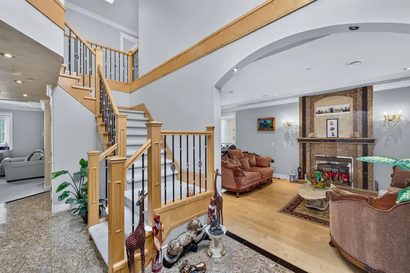 2420 SCARBORO AVENUE - photo 4 of 36