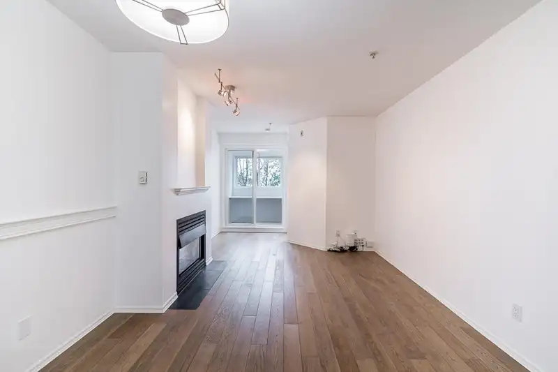 306 868 KINGSWAY - photo 4 of 33
