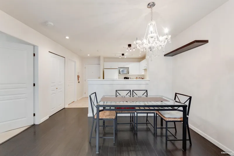 112 1242 TOWN CENTRE BOULEVARD - photo 2 of 25