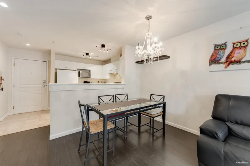 112 1242 TOWN CENTRE BOULEVARD - photo 3 of 25