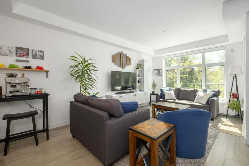 111 747 E 3RD STREET - photo 2 of 25