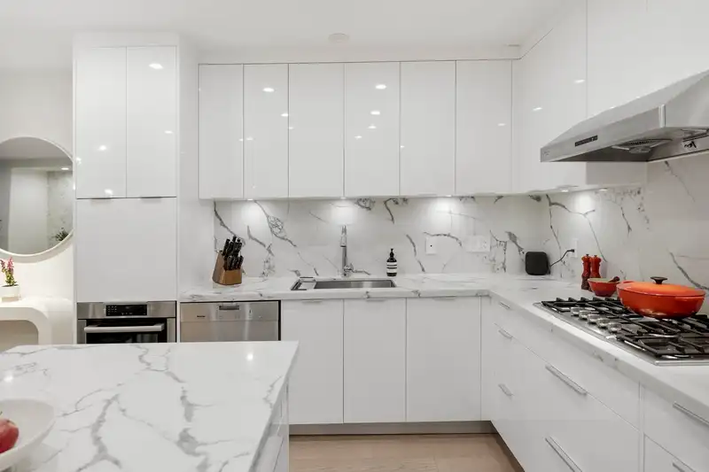 211 1961 COLLINGWOOD STREET - photo 1 of 40